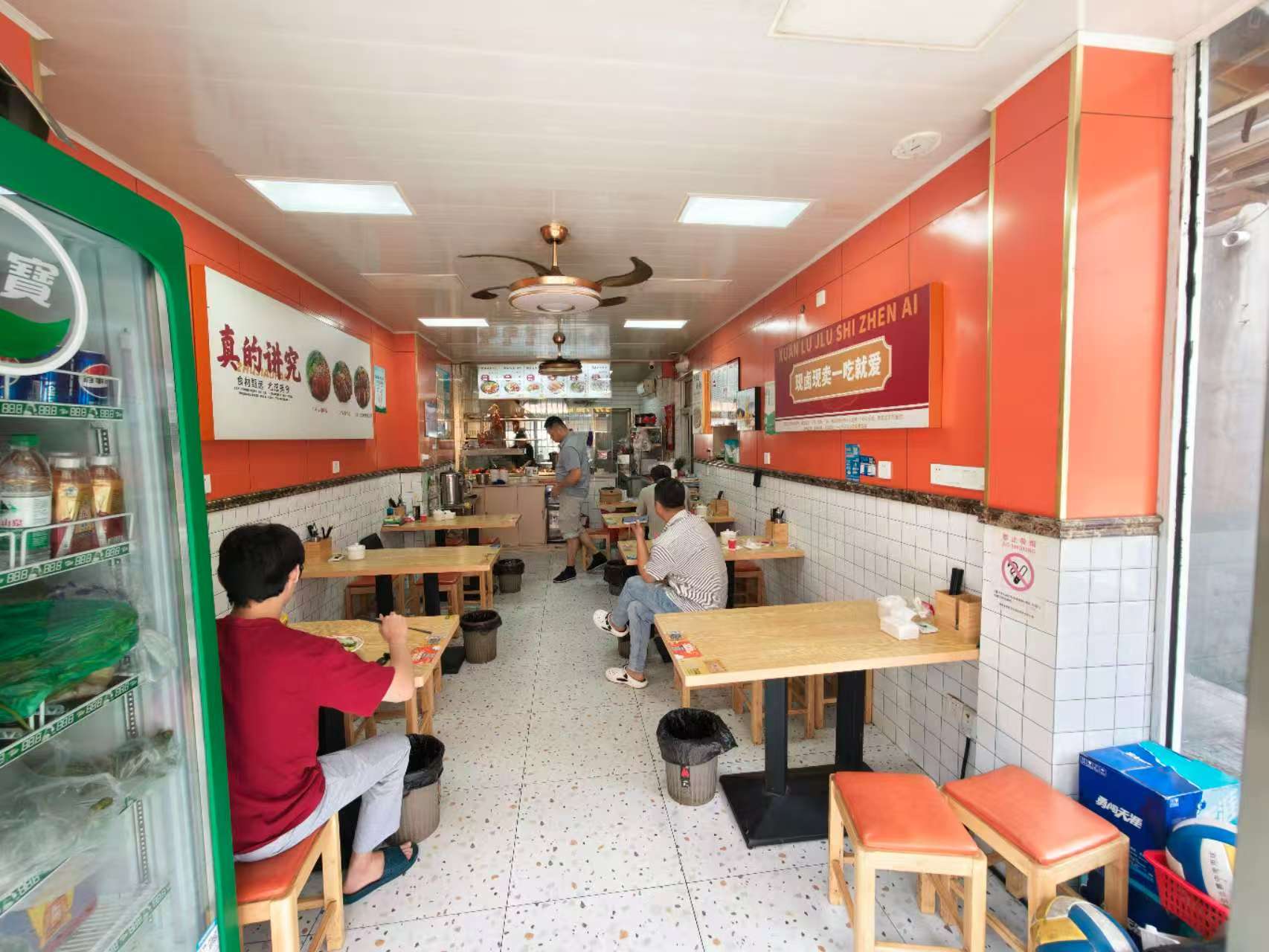 好运转(广东猪脚饭)嘉善明珠小区品牌店主街50㎡小吃店转让