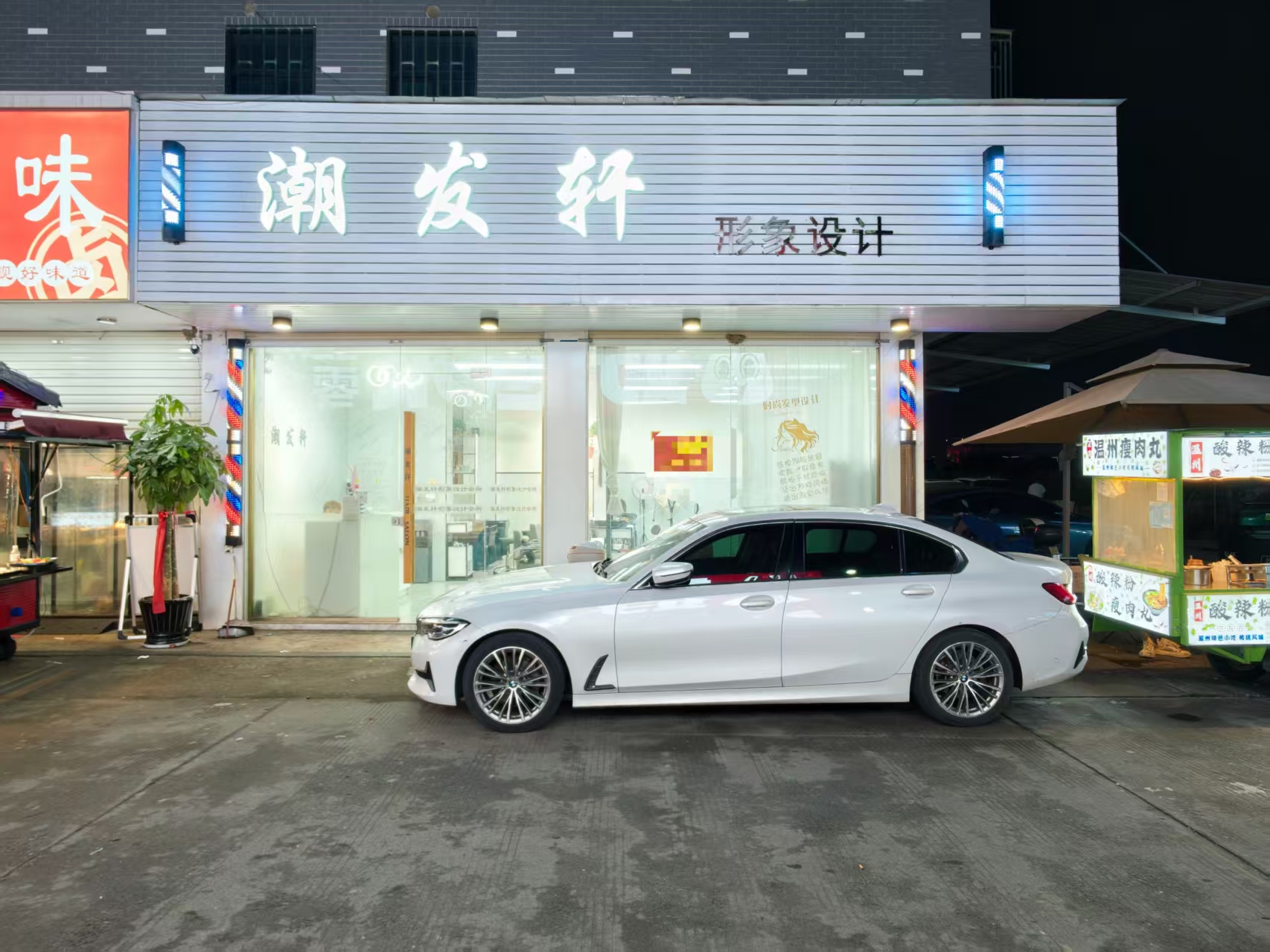 好运转(潮发轩形象设计)非常热闹、一层两间50㎡店铺转让、可开小吃店