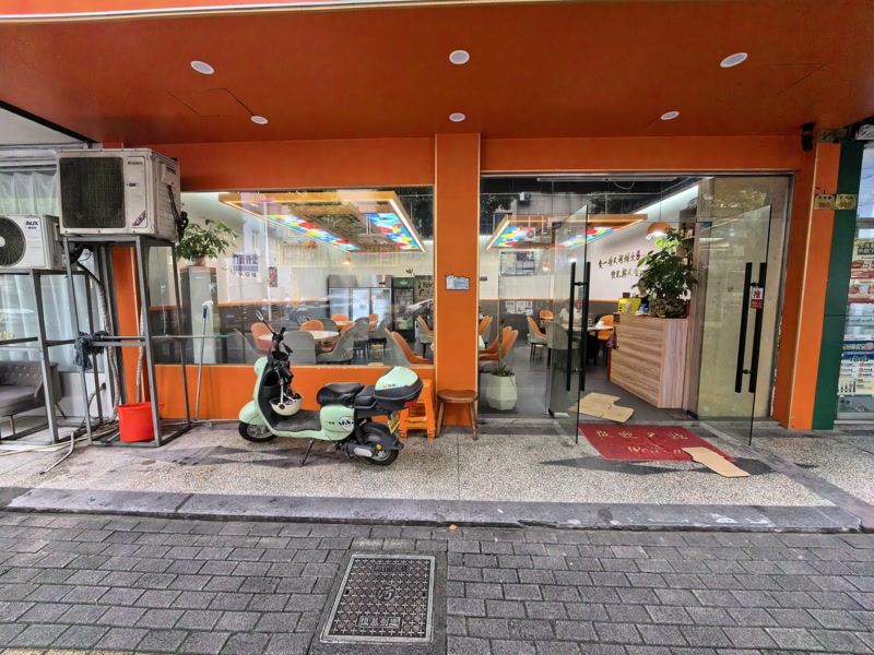 好运转（大方六龙豆干火锅）桐乡市民兴路小蜜蜂商圈餐饮店转让