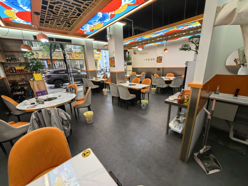 好运转（大方六龙豆干火锅）桐乡市民兴路小蜜蜂商圈餐饮店转让