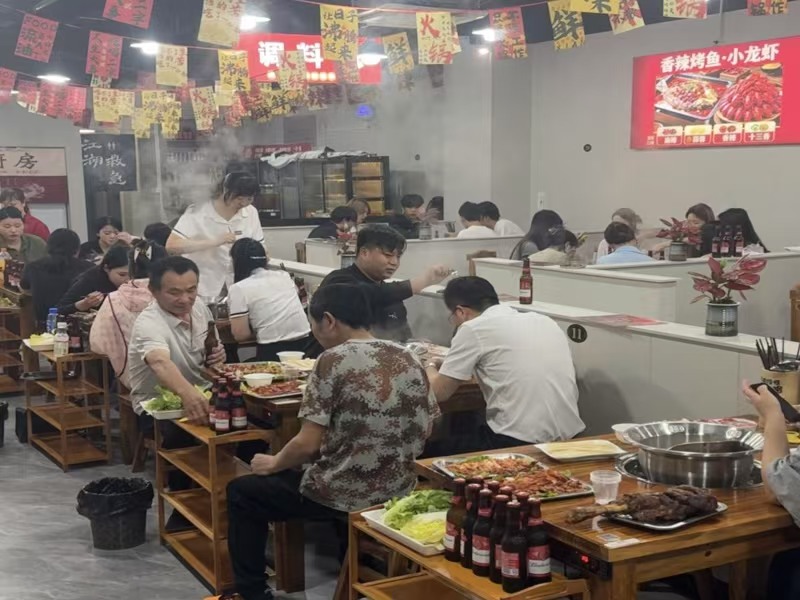 好运转(豫巴适串串香)海宁许村纯一层260㎡餐饮店转让、可外摆