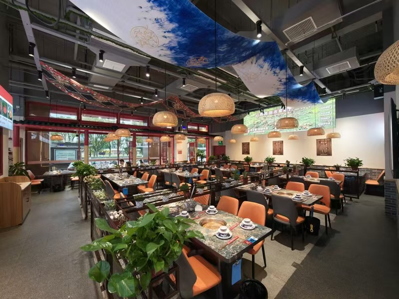 好运转(牛不留.砂锅牛杂)大润发正大门口纯一层210㎡餐饮店转让