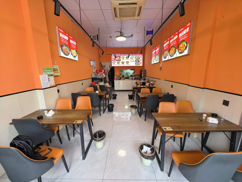 好运转（黄焖鸡米饭）平湖双小区门口对面菜市场小吃店转让