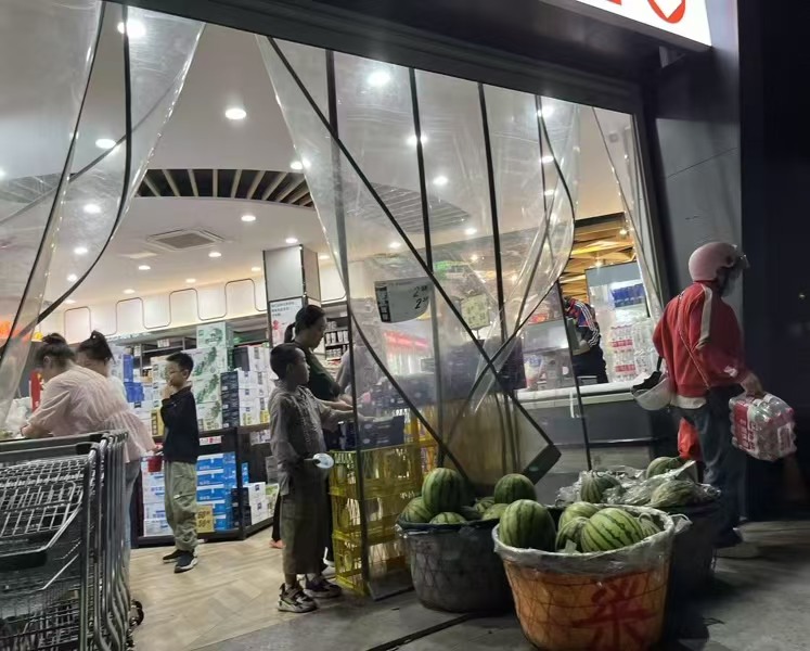 好运转（汇鲜多生鲜超市）大拐角200㎡ 超市空店转让