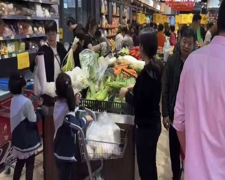 好运转（汇鲜多生鲜超市）大拐角200㎡ 超市空店转让