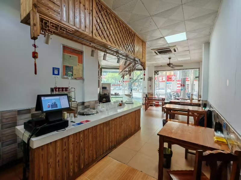 好运转(洪兴饭堂)市区十字路口、十多年快餐店转让