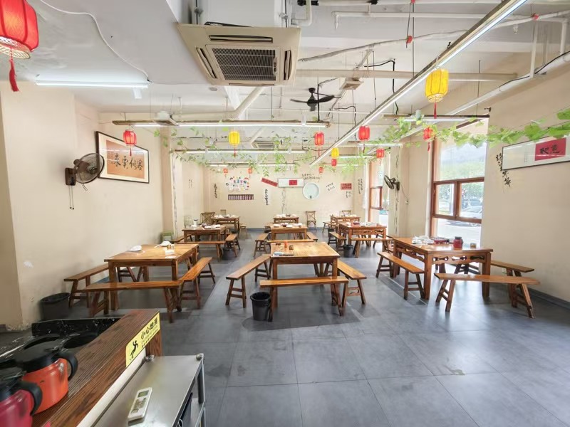 好运转（养生鸡煲.鲜鱼馆）在多个小区门口 纯一层180㎡餐饮店转让 &nbsp;