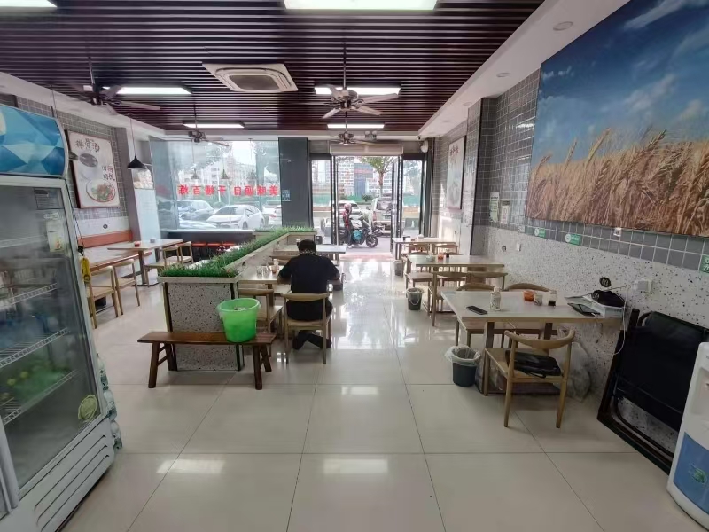好运转(沙县小吃)桐乡市濮院凯旋路2339-2341号,85㎡小吃店转让、
