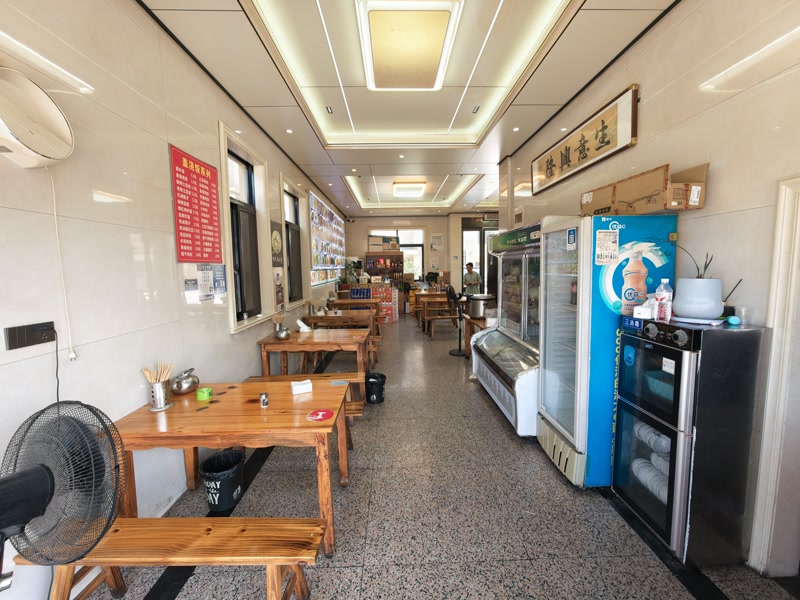 好运转(蜀江南豆花饭)万人厂区附近餐饮主街4年老店转让
