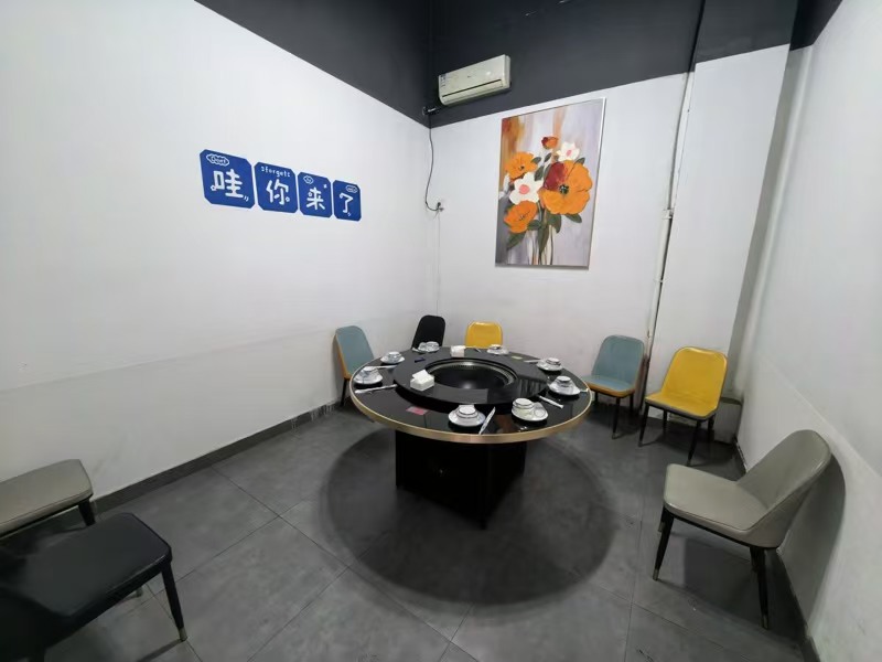 好运转(陈家兄弟地锅鸡)纯一层155㎡餐饮店转让、做快餐也不错