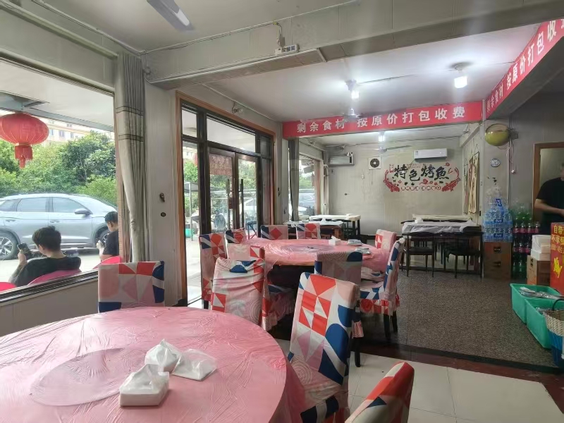 好运转(老曹烧烤烤鱼)嘉善万人小区内餐饮店转让