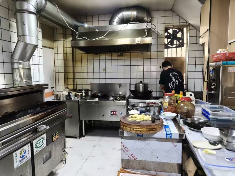 好运转(小四川烧烤)王店医院对面烧烤店转让