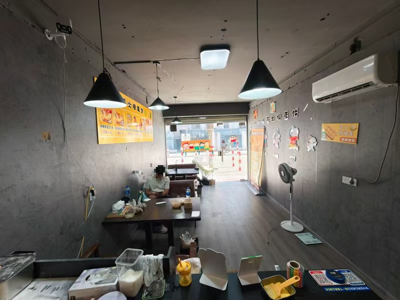 好运转(爆浆榴莲芝士饼)嘉兴学院附近35㎡小吃店转让、房租2.8万/年
