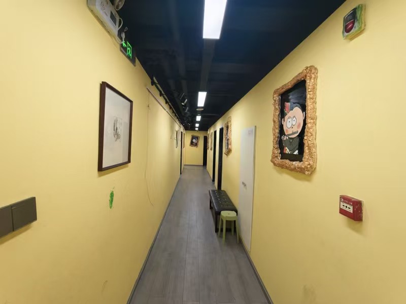 好运转(少儿美学馆)澳洲花园小区门口285㎡店铺转让、共计十来个房间