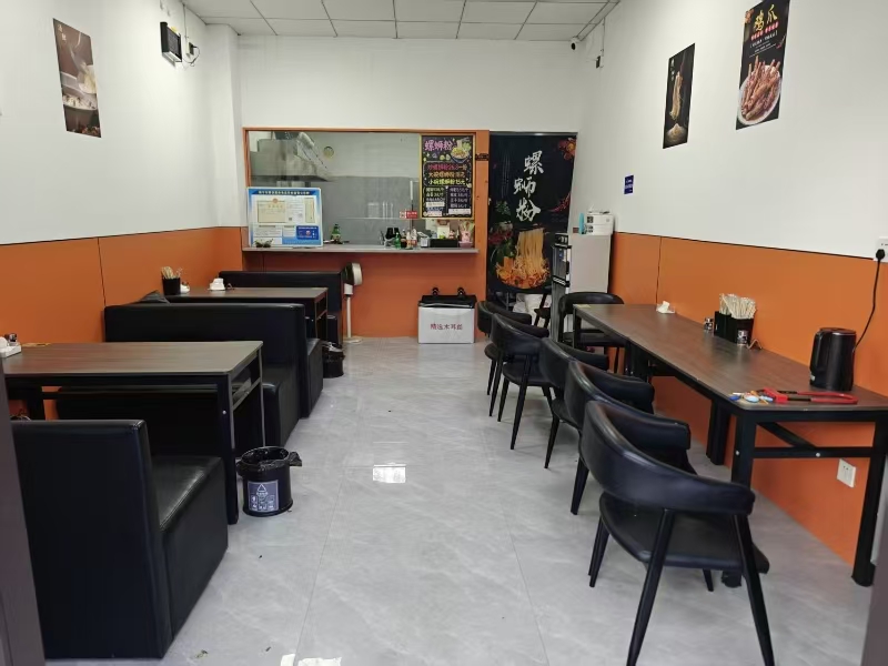好运转(廖姐柳州螺丝粉)海宁公寓门口55平小吃店转让
