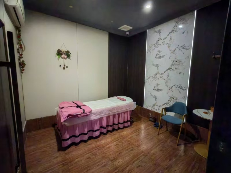 好运转（大桶水影院足道）桐乡市濮院镇佳源广场850平精装足浴店转让