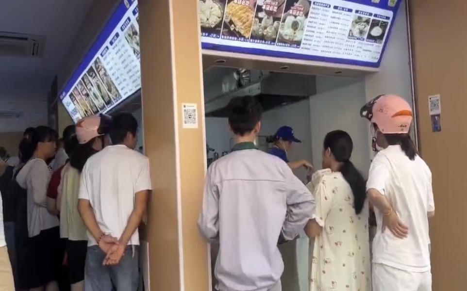 好运转（现做丑包子）73㎡早餐店转让、周末节假日一天做5千+