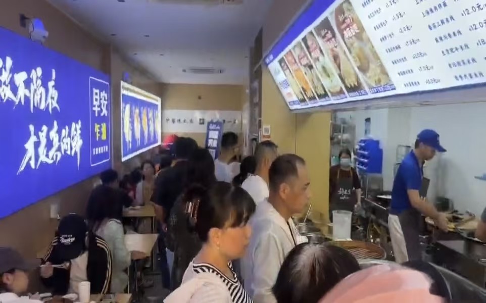 好运转（现做丑包子）73㎡早餐店转让、周末节假日一天做5千+