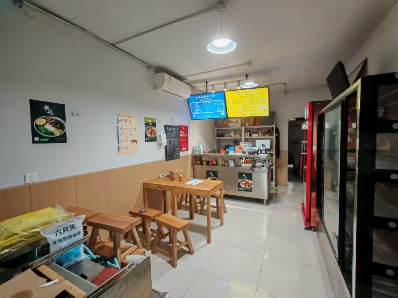 好运转(饭统肉饭烧烤)嘉兴市区66平小吃店转让、可外摆