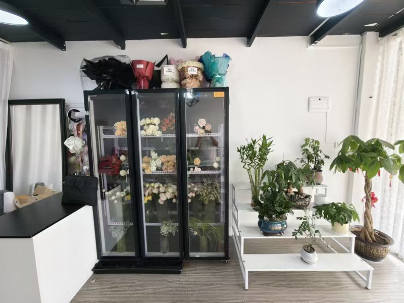 好运转(花叙鲜花店)可空店转让、房租1250/月、可做早餐店