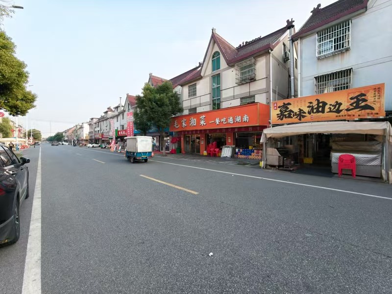 好运转(嘉味油边王)万人工业厂区、城中村餐饮主街、50平烧烤店转让